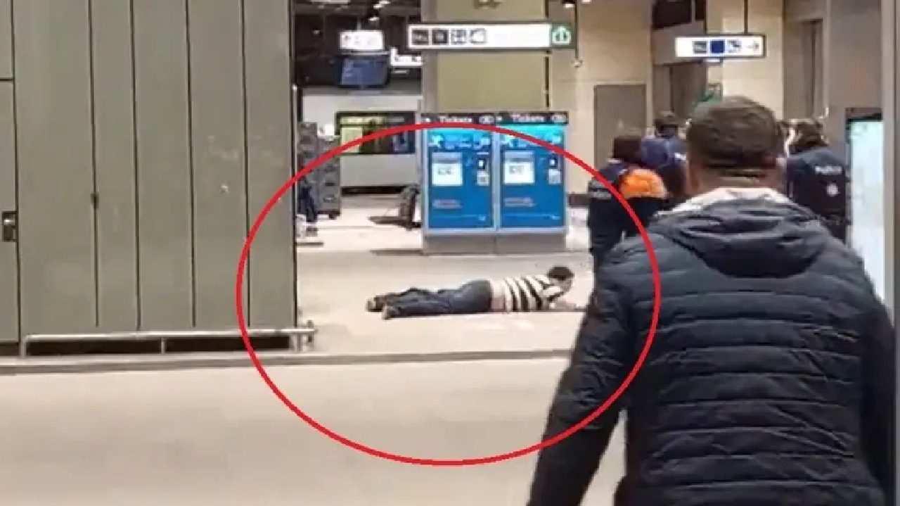 فيديو.. حادثة طعن في مترو بروكسل قرب مبنى الاتحاد الأوروبي