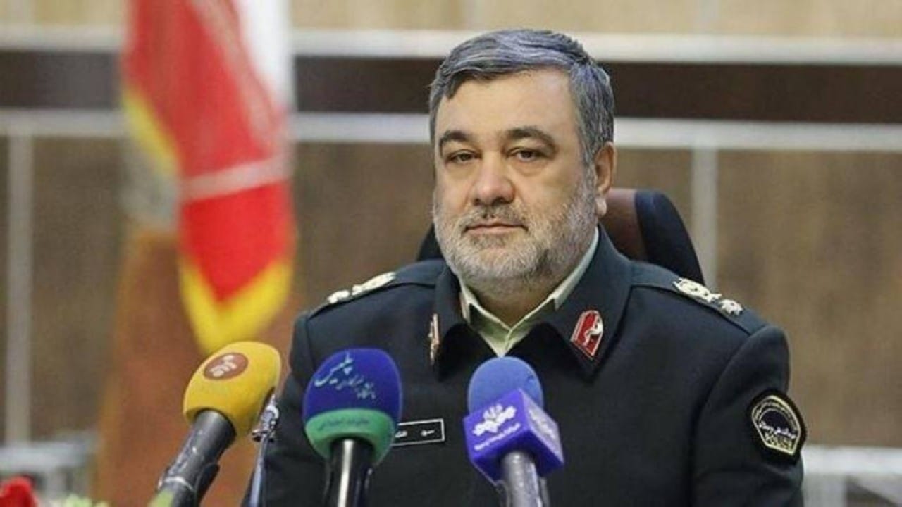 خامنئي يوبخ قائد الشرطة الإيرانية لفشله في التعامل مع الاحتجاجات