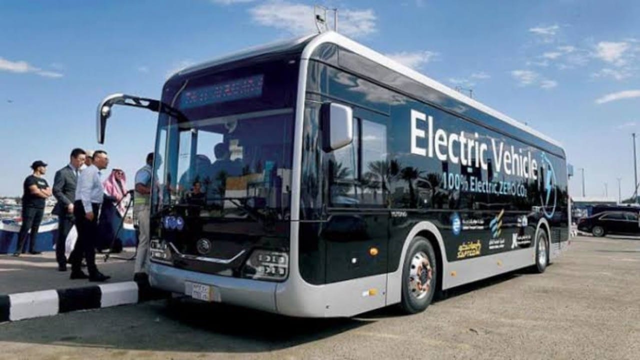بالفيديو.. متحدث النقل: سيتم تجربة الحافلة الكهربائية لمدة عام كامل للتأكد من عملها
