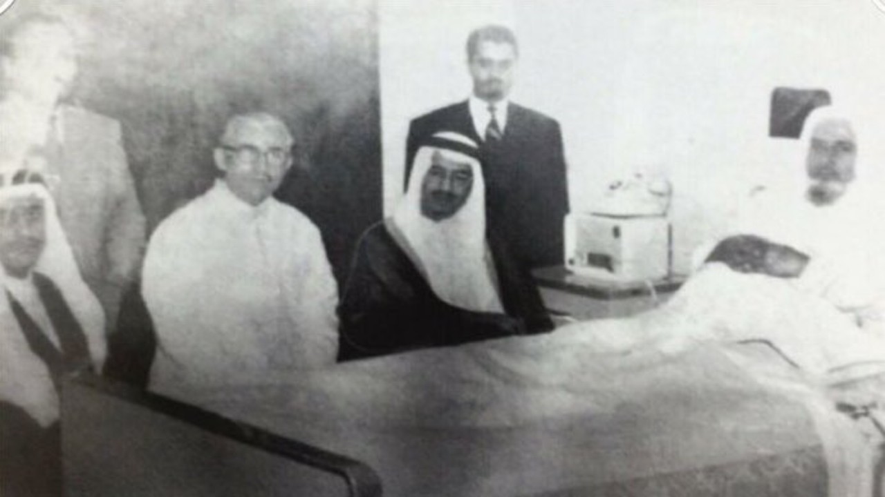 صورة نادرة للملك سلمان خلال زيارته الشيخ عبدالمحسن الفرم في بيروت