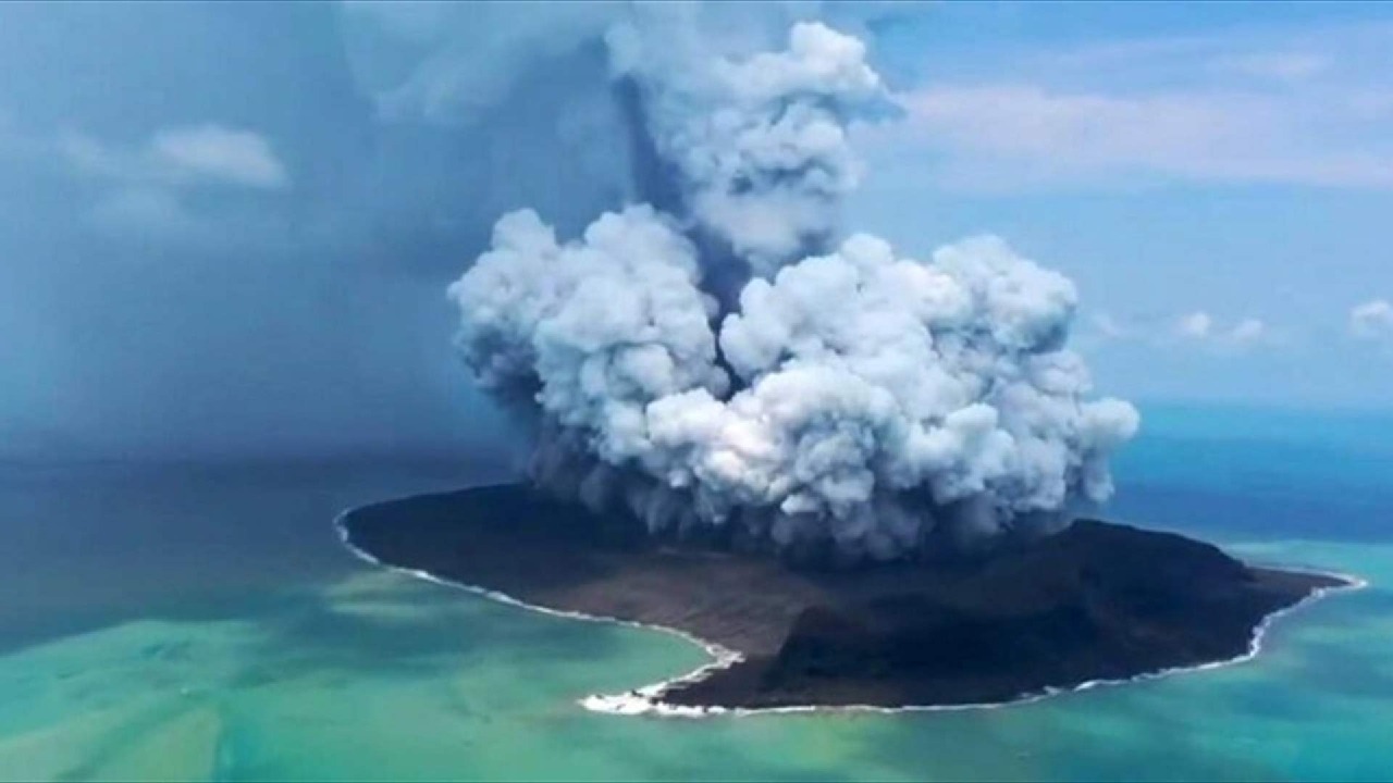 ذعر في جزيرة فانواتو بسبب ثوران بركان تحت الماء