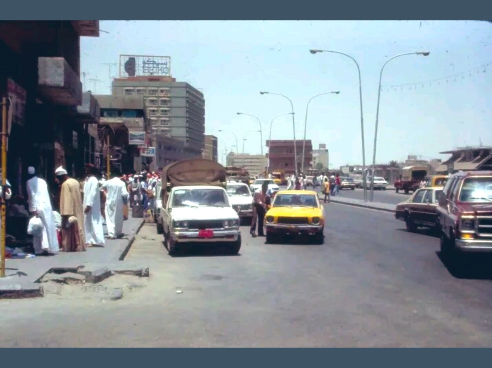 شارع الملك سعود بالثمانينات الميلادية بالدمام
