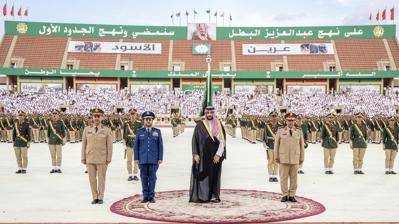 وزير الدفاع يشهد تخريج طلبة كلية الملك عبدالعزيز الحربية