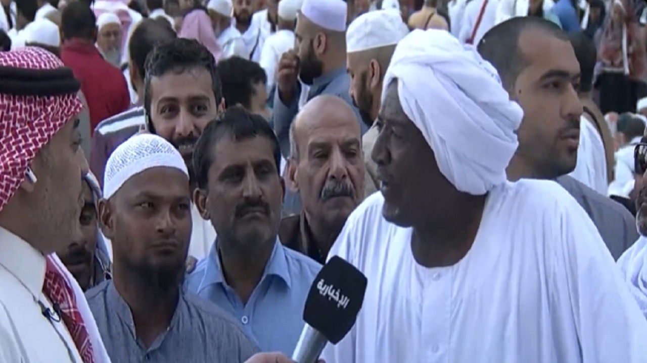 فيديو..معتمر سوداني يعبر عن فرحته بشهر رمضان