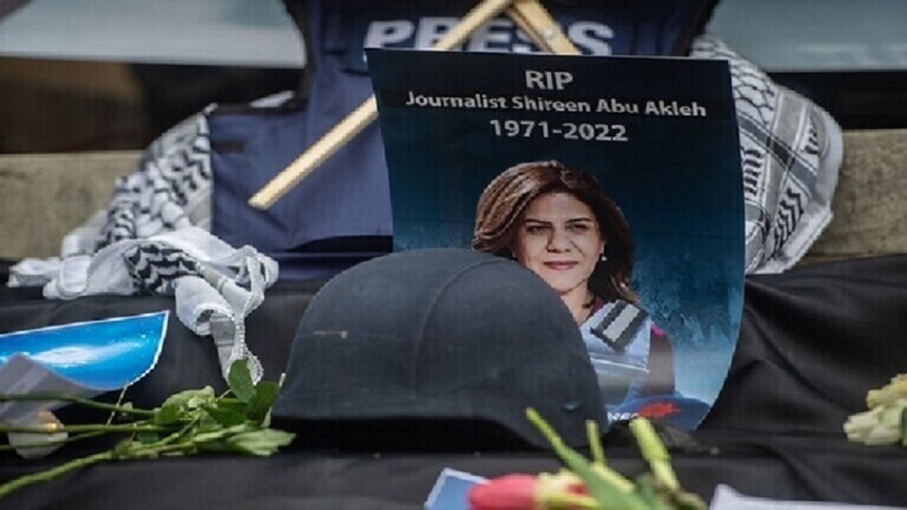 سرقة نصب تذركاري لذكرى الصحفية الفلسطينية شيرين أبو عاقلة
