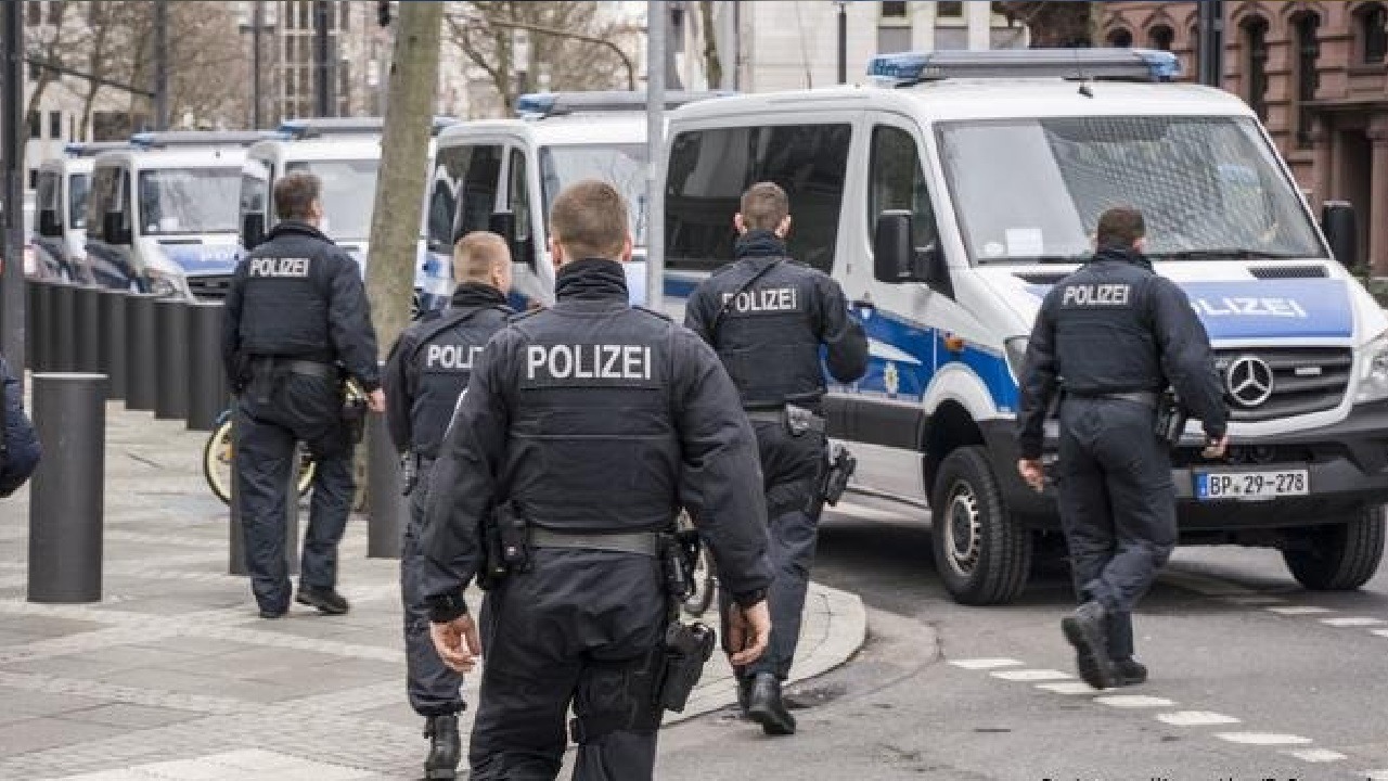 اعتقال مشتبه به احتجاز رهائن في صيدلية بألمانيا