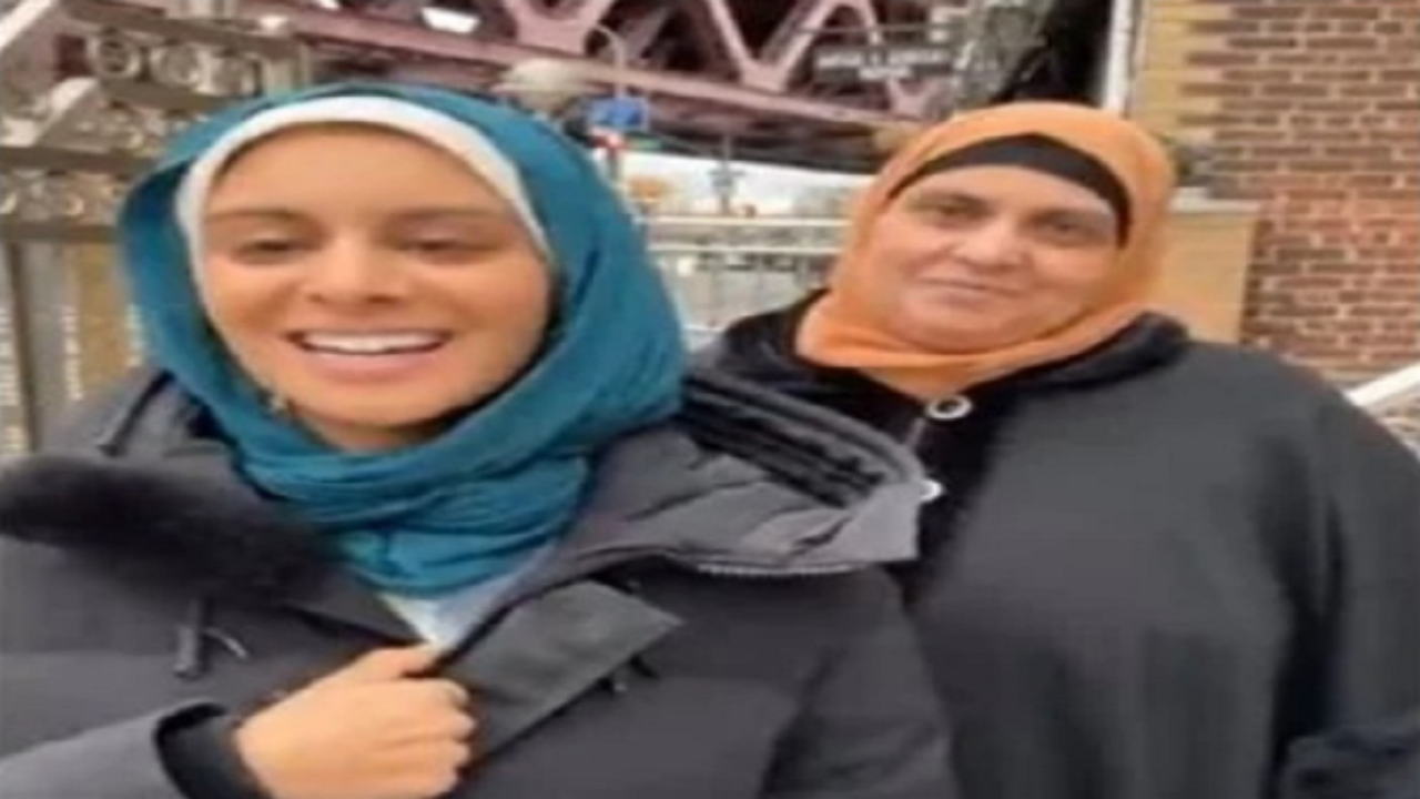 شابة مصرية تنجح في رفع الآذان لأول مرة في مدينة أمريكية