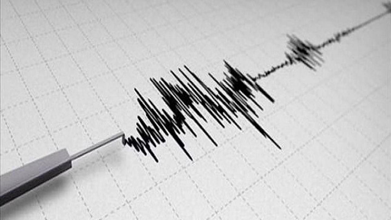 زلزال عنيف بقوة 5.2 درجات يضرب إندونيسيا