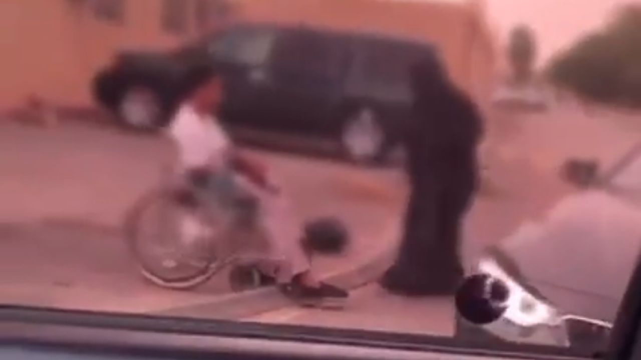 بالفيديو.. ضبط عدد من المتسولين بمنطقة الرياض
