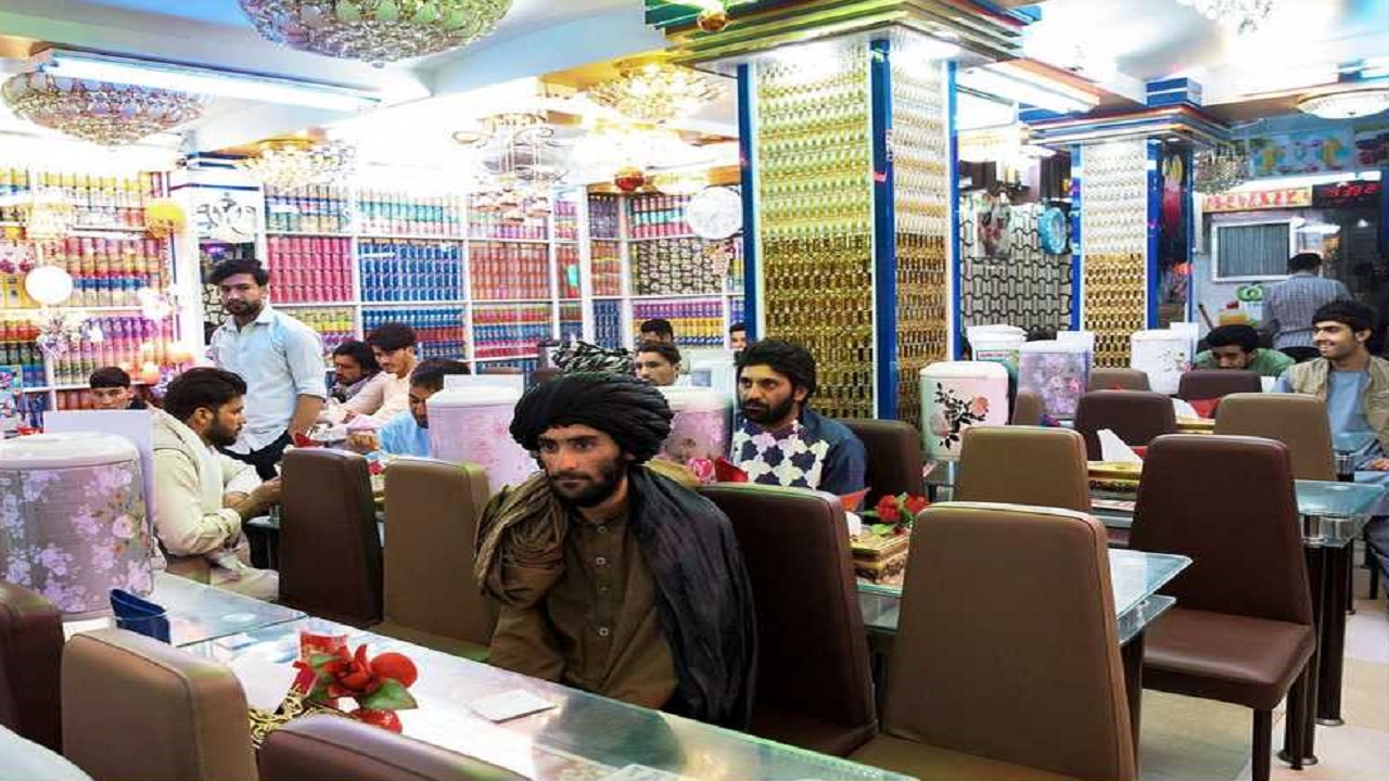 بأمر &#8220;طالبان&#8221; المطاعم المفتوحة للرجال فقط في هيرات