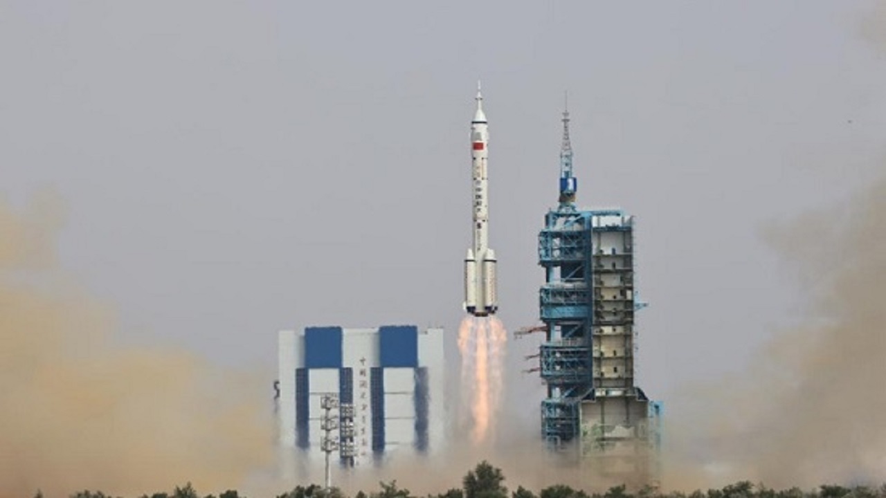 الصين تطلق سفينة الفضاء المأهولة شنتشو16-