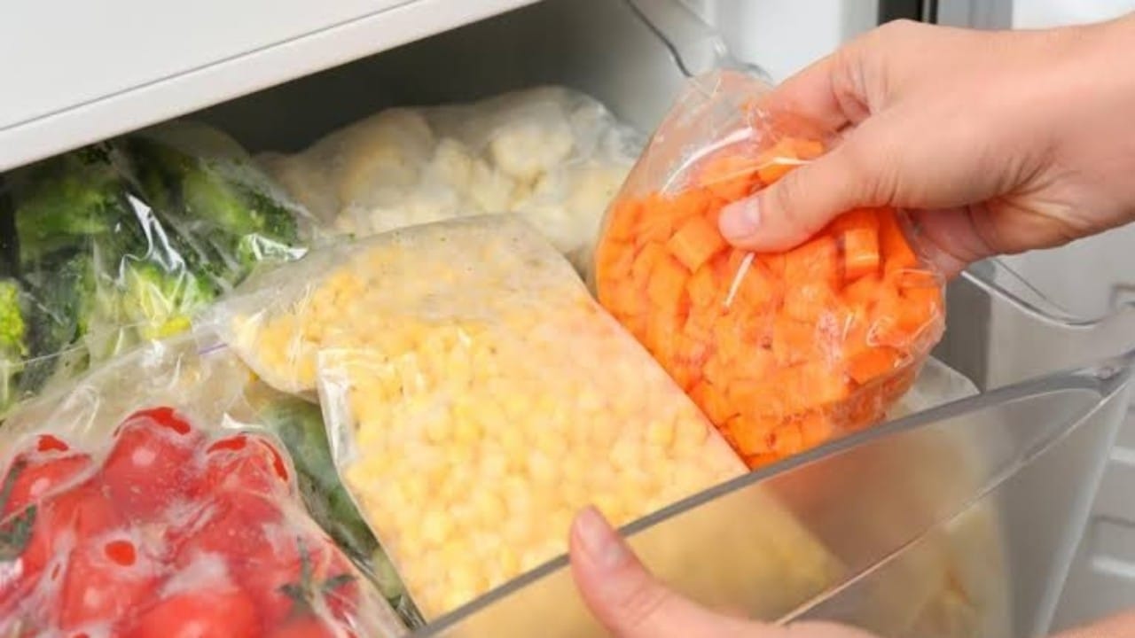 تحذير من استخدام عبوات الطعام البلاستيكية المعاد تدويرها