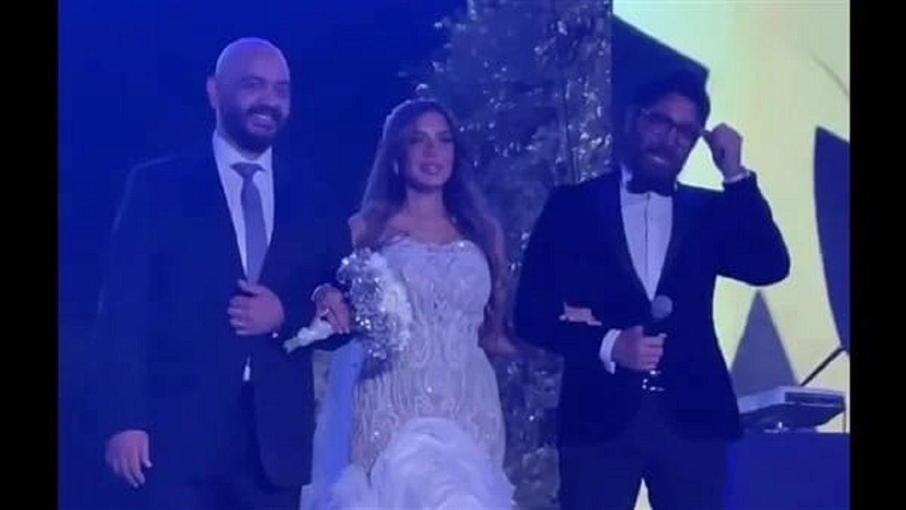 أول تعليق من تامر حسني بعد ظهوره مع عروسة بحفل زفافها