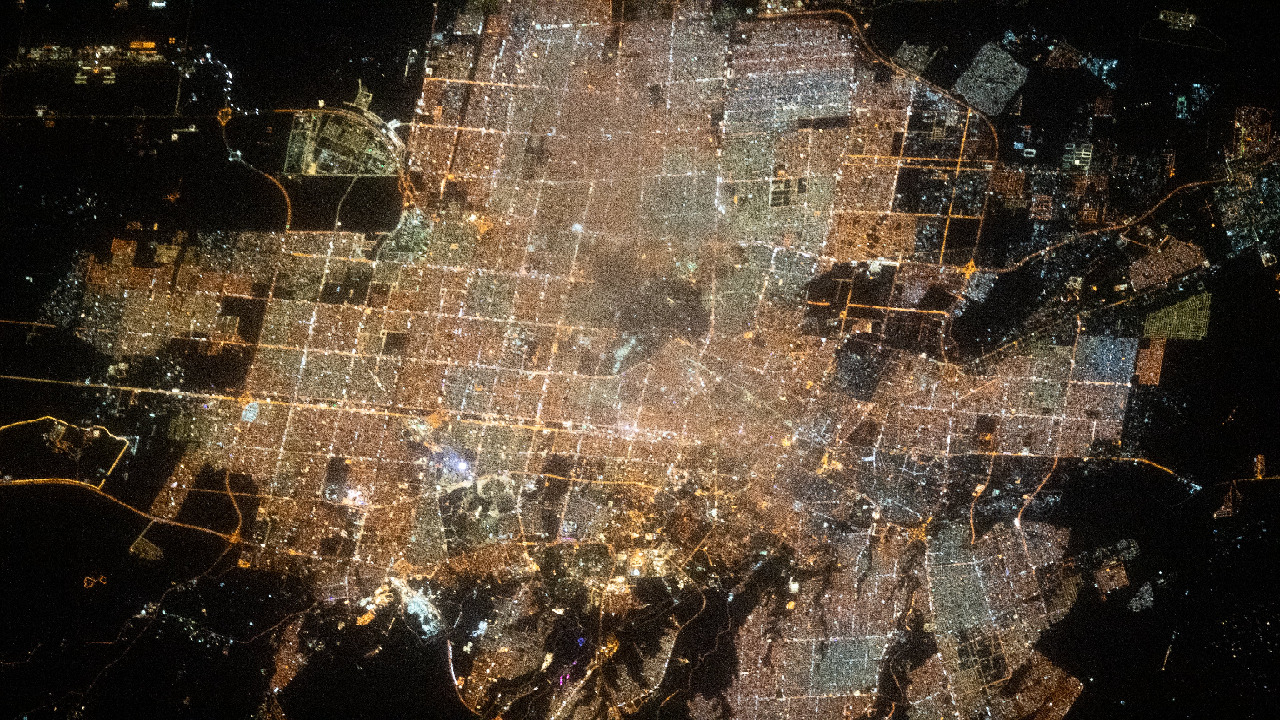 هكذا تبدو الرياض من محطة الفضاء الدولية (صورة)