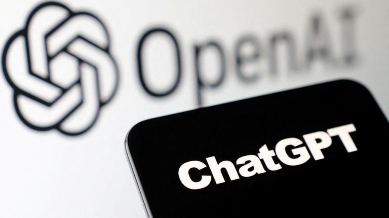 إطلاق تطبيق ChatGPT على هواتف آيفون بالمجان