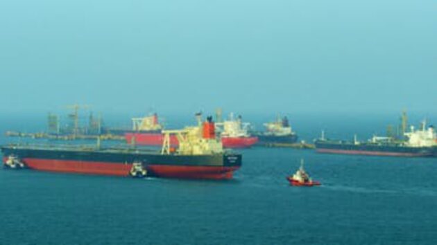 تراجع صادرات النفط 26.5% إلى 83.1 مليار ريال في مارس