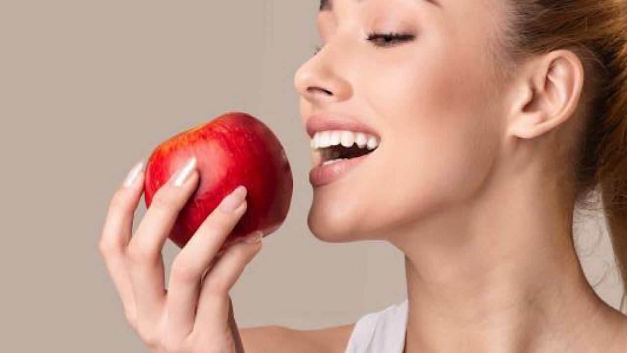 تناول تفاحة كل يوم يقلل من فرصة الإصابة بالأمراض لمدة عامين