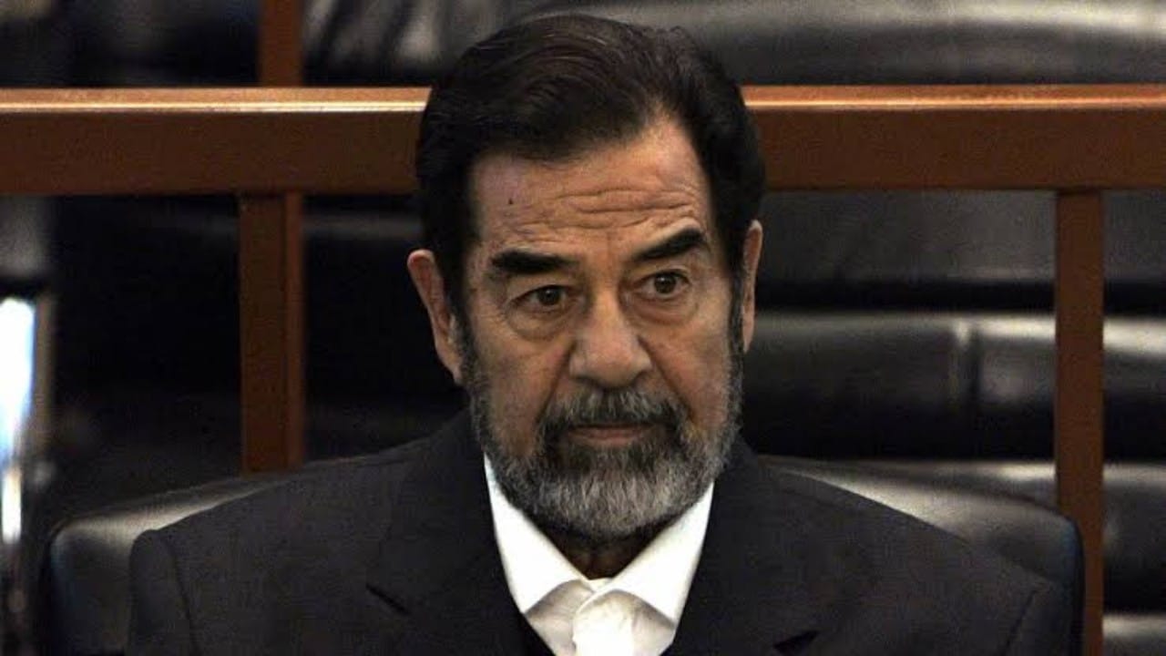 محامي عراقي يكشف عن سر حضور ضباط إيرانيين لحظة إعدام صدام حسين ..فيديو 