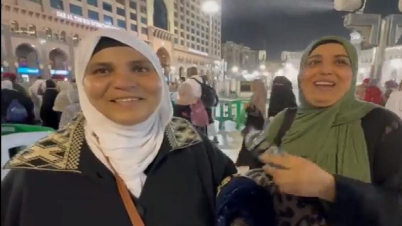 قصة سيدتان من مصر وسوريا تتعرفان على بعضهما في الحرم المكي.. فيديو
