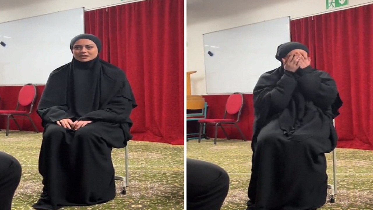 فتاة ألمانية توثق لحظة دخولها للإسلام.. فيديو