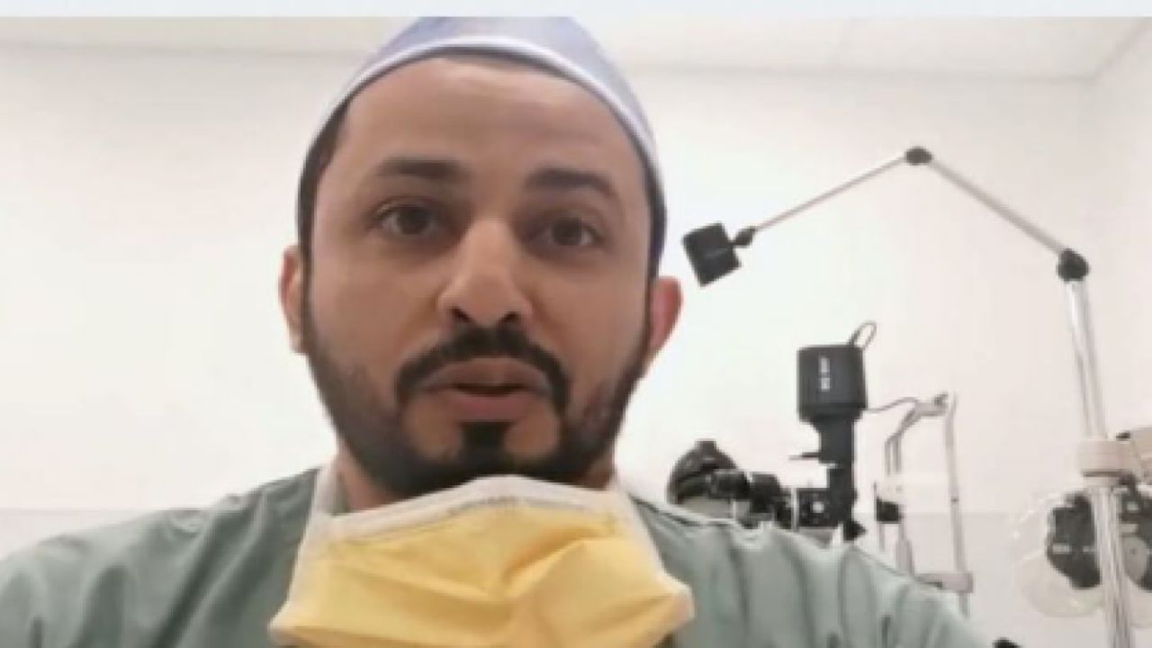 طبيب سعودي يجري جراحة نادرة ومعقدة تعيد البصر لمواطن كندي .. فيديو