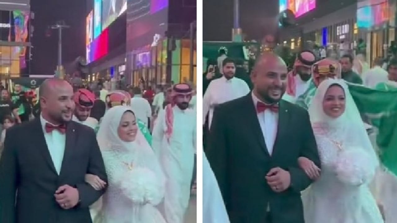 عروسان مصريان يحتفلان بحفل زفافهما في اليوم الوطني السعودي.. فيديو