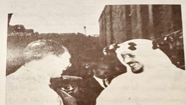 صورة تاريخية للملك سعود مع أنور السادات